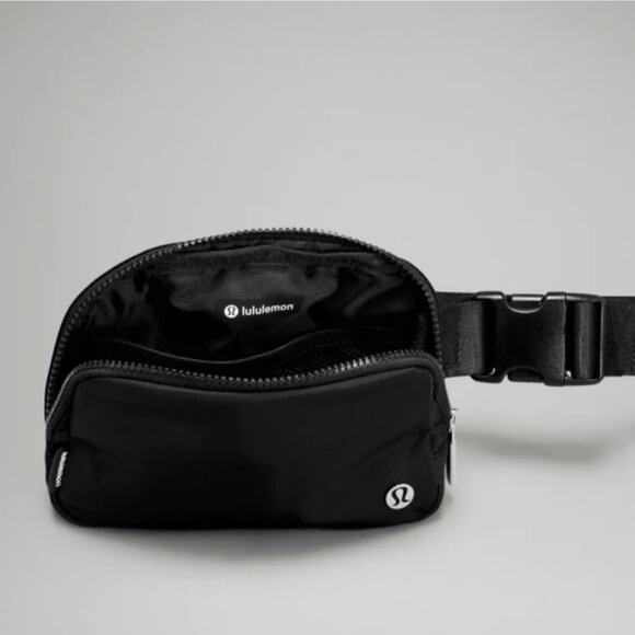 NWT Lululemon Everywhere Belt Bag 1L - Black OS - Picture 7 of 7